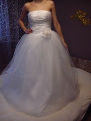 Свадебное платье новое белого цвета
